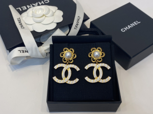 Essenceofluxury Womens Jewelry Chanel CC Logo Earrings A39PP180 AA200929