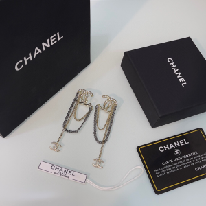 Essenceofluxury Womens Jewelry Chanel Crystals CC Logo Chain Earrings A39PP180 AA200922
