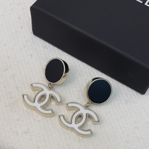 Essenceofluxury Womens Jewelry Chanel CC Logo Pendant Earrings A152PP180 AA201127