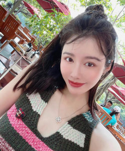 Essenceofluxury Womens Jewelry Chanel CC Logo Red Black Heart Brooch A152PP180 AA201114