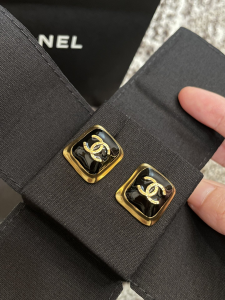 Essenceofluxury Womens Jewelry Chanel CC Logo Square Earrings Black A152PP180 AA201112