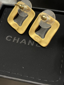 Essenceofluxury Womens Jewelry Chanel CC Logo Square Earrings Black A152PP180 AA201112