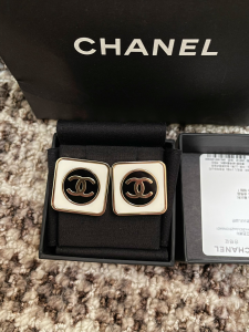 Essenceofluxury Womens Jewelry Chanel CC Logo Square Earrings White A152PP180 AA201113