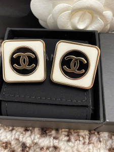 Essenceofluxury Womens Jewelry Chanel CC Logo Square Earrings White A152PP180 AA201113