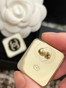 Essenceofluxury Womens Jewelry Chanel CC Logo Square Earrings White A152PP180 AA201113