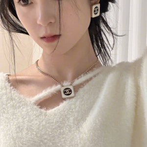 Essenceofluxury Womens Jewelry Chanel CC Logo Square Earrings White A152PP180 AA201113