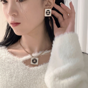 Essenceofluxury Womens Jewelry Chanel CC Logo Square Earrings White A152PP180 AA201113
