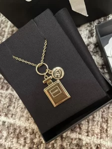 Essenceofluxury Womens Jewelry Chanel Gold Bottle Pendant Necklaces A152PP180 AA201118