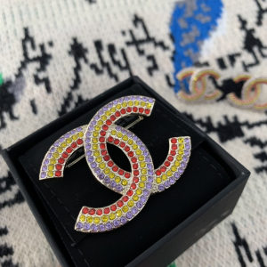 Essenceofluxury Womens Jewelry Chanel Multicolor Crystals CC Logo Brooch A152PP180 AA201120