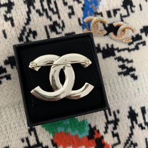 Essenceofluxury Womens Jewelry Chanel Multicolor Crystals CC Logo Brooch A152PP180 AA201120