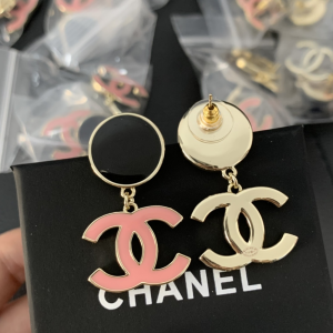 Essenceofluxury Womens Jewelry Chanel Pink CC Logo Pendant Earrings A152PP180 AA201123