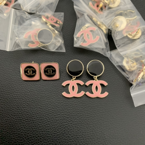 Essenceofluxury Womens Jewelry Chanel Pink CC Logo Square Earrings A152PP180 AA201125