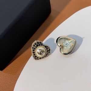 Essenceofluxury Womens Jewelry Chanel CC Crystals Heart Earrings A39PP180 AA201402