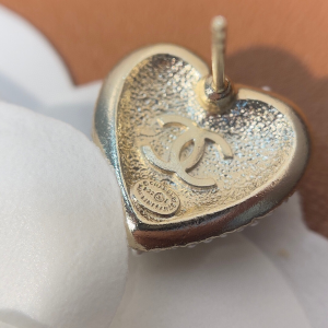 Essenceofluxury Womens Jewelry Chanel CC Crystals Heart Earrings A39PP180 AA201402