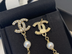 Essenceofluxury Womens Jewelry Chanel CC Crystals Heart Pendant Earrings A39PP180 AA201406