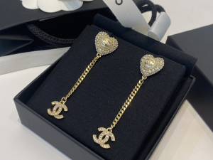 Essenceofluxury Womens Jewelry Chanel CC Crystals Heart Pendant Earrings A39PP180 AA201407
