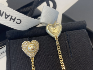 Essenceofluxury Womens Jewelry Chanel CC Crystals Heart Pendant Earrings A39PP180 AA201407