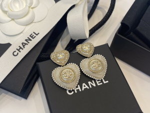 Essenceofluxury Womens Jewelry Chanel CC Crystals Heart Pendant Earrings A39PP180 AA201409