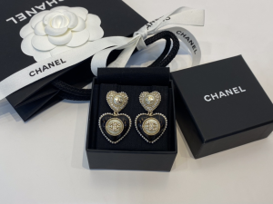 Essenceofluxury Womens Jewelry Chanel CC Crystals Heart Pendant Earrings A39PP180 AA201410