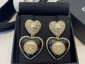 Essenceofluxury Womens Jewelry Chanel CC Crystals Heart Pendant Earrings A39PP180 AA201410