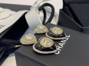 Essenceofluxury Womens Jewelry Chanel CC Crystals Heart Pendant Earrings A39PP180 AA201410