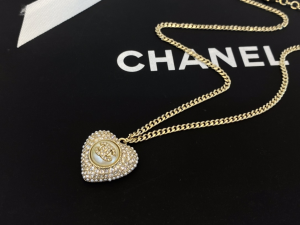 Essenceofluxury Womens Jewelry Chanel Crystals CC Heart Pendant Necklaces A39PP180 AA201411