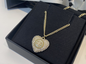 Essenceofluxury Womens Jewelry Chanel Crystals CC Heart Pendant Necklaces A39PP180 AA201411