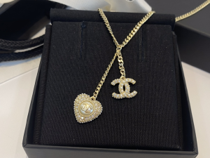 Essenceofluxury Womens Jewelry Chanel Crystals CC Heart Pendant Necklaces A39PP180 AA201412
