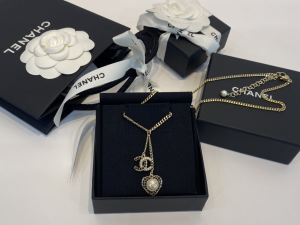 Essenceofluxury Womens Jewelry Chanel Crystals CC Heart Pendant Necklaces A39PP180 AA201413