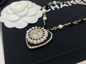 Essenceofluxury Womens Jewelry Chanel Crystals CC Heart Pendant Necklaces A39PP280 AA201414