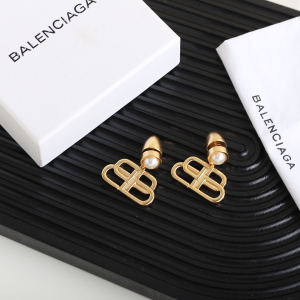 Essenceofluxury Womens Jewelry Balenciaga BB Stud Gold Earrings A205PP180 AA201644