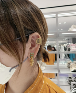 Essenceofluxury Womens Jewelry Balenciaga Gold Earrings A205PP180 AA201642