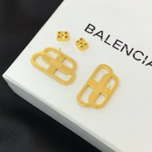 Essenceofluxury Womens Jewelry Balenciaga Pearls BB Stud Gold Earrings A205PP180 AA201647