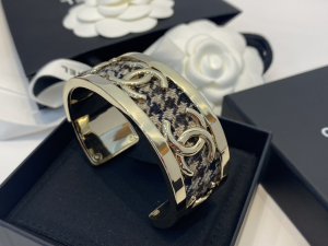Essenceofluxury Womens Jewelry Chanel Gold CC Logo Tweed Cuff Bracelets A39PP280 AA201693