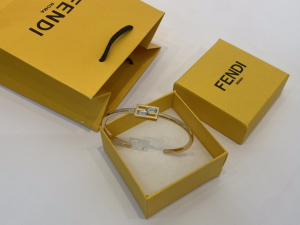 Essenceofluxury Womens Jewelry Fendi Gold Baguette FF Logo Bracelets A39PP180 AA201677