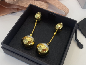 Essenceofluxury Womens Jewelry Miu Miu Metal and Pearl Earrings A39PP180 AA201687