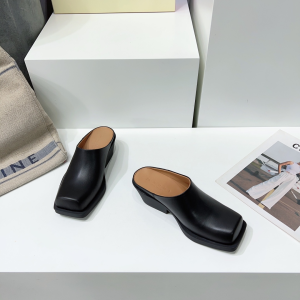 Essenceofluxury Womens Shoes Armani Leather Mule in Black 35 To 40 A151PP480 AA201811