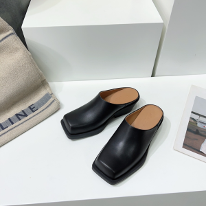 Essenceofluxury Womens Shoes Armani Leather Mule in Black 35 To 40 A151PP480 AA201811