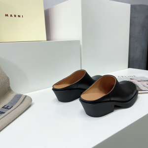 Essenceofluxury Womens Shoes Armani Leather Mule in Black 35 To 40 A151PP480 AA201811