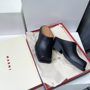 Essenceofluxury Womens Shoes Armani Leather Mule in Black 35 To 40 A151PP480 AA201811