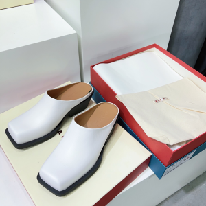 Essenceofluxury Womens Shoes Armani Leather Mule in White 35 To 40 A151PP480 AA201807