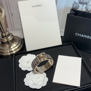 Essenceofluxury Womens Jewelry Chanel Trunoff CC Logo Tweed Bracelet A173PP280 AA201866