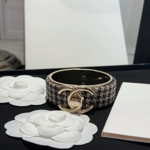 Essenceofluxury Womens Jewelry Chanel Trunoff CC Logo Tweed Bracelet A173PP280 AA201866