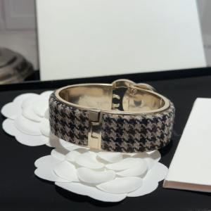 Essenceofluxury Womens Jewelry Chanel Trunoff CC Logo Tweed Bracelet A173PP280 AA201866