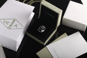 Essenceofluxury Womens Jewelry Van Cleef Arpels Lucky Animals Panda Brooch A205PP380 AA201945