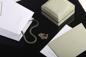 Essenceofluxury Womens Jewelry Van Cleef Arpels Lucky Animals Pig Brooch A205PP380 AA201950