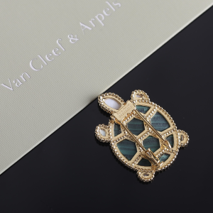 Essenceofluxury Womens Jewelry Van Cleef Arpels Lucky Animals Turtle Brooch A205PP380 AA201946