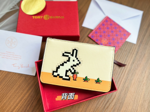 Essenceofluxury Free Gift Tory Burch Rabbit Rainbow Top Zip Card Case A62PP60 AA201974