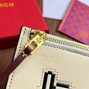 Essenceofluxury Free Gift Tory Burch Rabbit Rainbow Top Zip Card Case A62PP60 AA201974