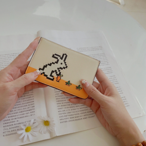 Essenceofluxury Free Gift Tory Burch Rabbit Rainbow Top Zip Card Case A62PP60 AA201974